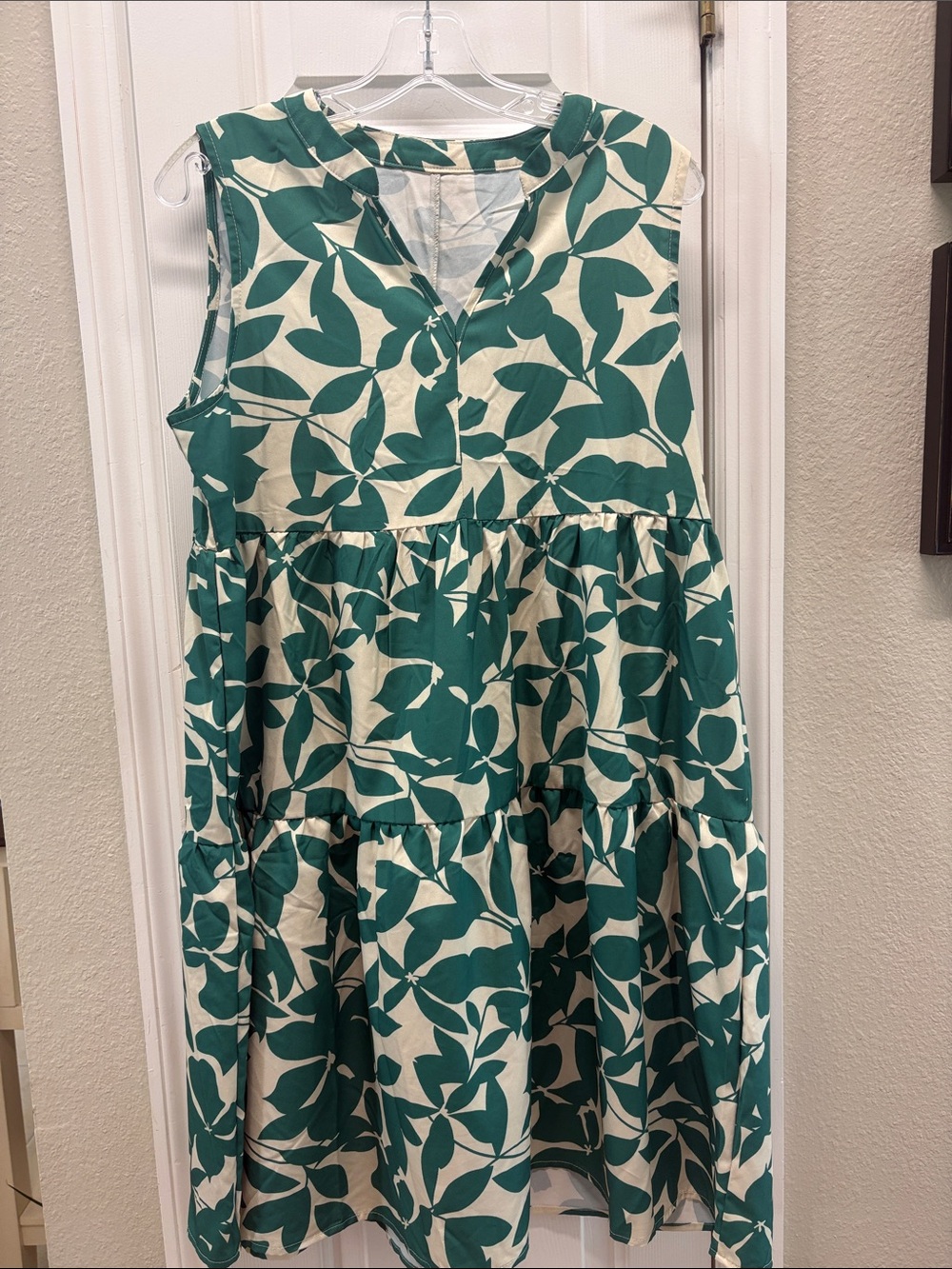 SHEIN Teal and Cream Leaf-Print Sleeveless Dress